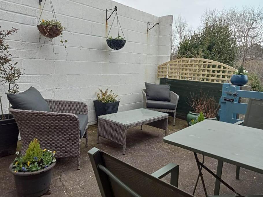 House With Free Parking And Large Garden Villa Wyke Regis Екстериор снимка